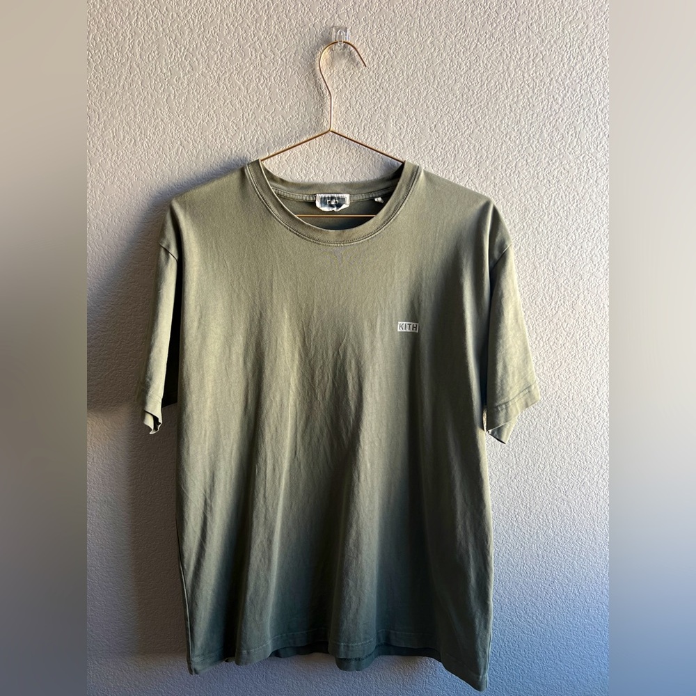 Kith men’s t-shirt light sage green - sz M